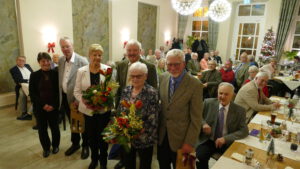 Kassiererin Petra Schwarz, Festausschussvorsitzender Klaus Kretzschmar mit Ehefrau Eva, Vorsitzender Günter Schwarz, Waltraut und Erich SchumacherFoto: Jürgen Schumacher
