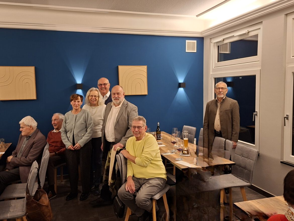 Wandergruppe der KERH feiert Jahresabschluss