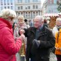 Dank an die Stadtführerin durch Reiseleiter Hans Weilhammer (rechts)